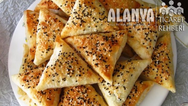 Sebzeli Tavuklu Muska Börek Tarifi