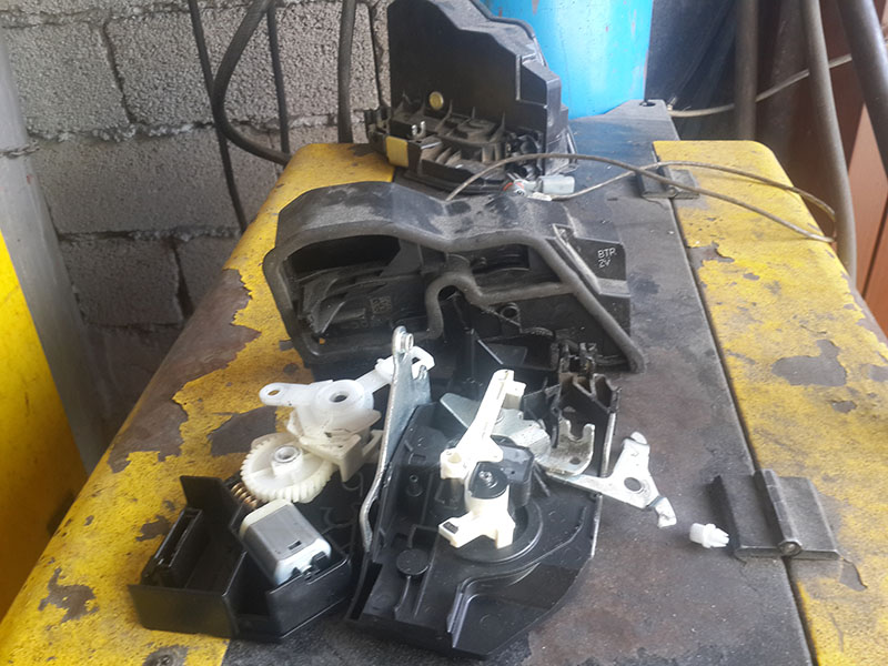 oto kapi kilit tamiri alanya